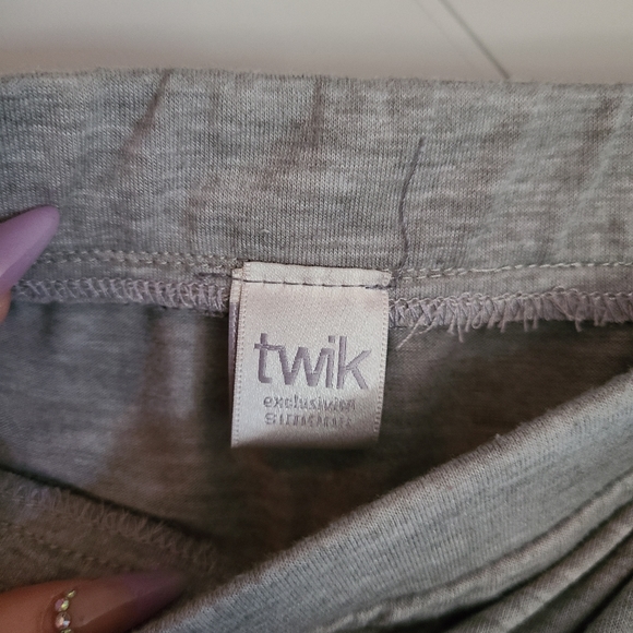 Twik High/Low Skirt - Picture 2 of 3